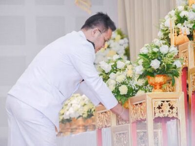 สตจ.พัทลุง ร่วมพิธีถวายราชสักการะวางพานพุ่มดอกไม้สด เบื้องหน้าพระบรมฉายาลักษณ์ พระบาทสมเด็จพระบรมชนกาธิเบศร มหาภูมิพลอดุลยเดชมหาราช บรมนาถบพิตร ณ หอประชุมจังหวัดพัทลุง เนื่องใน “วันพระบิดาแห่งฝนหลวง” ประจำปี 2568